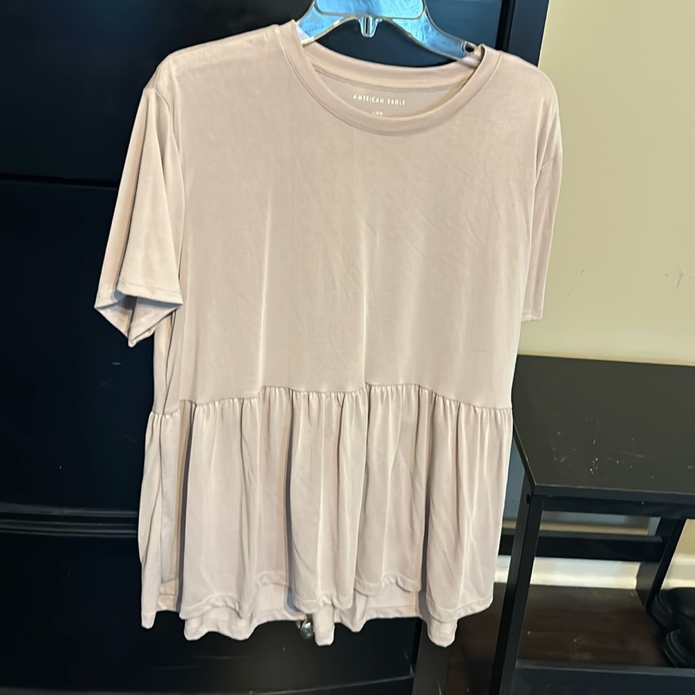 Women’s Large American Eagle T-Shirt with attached skirt beige